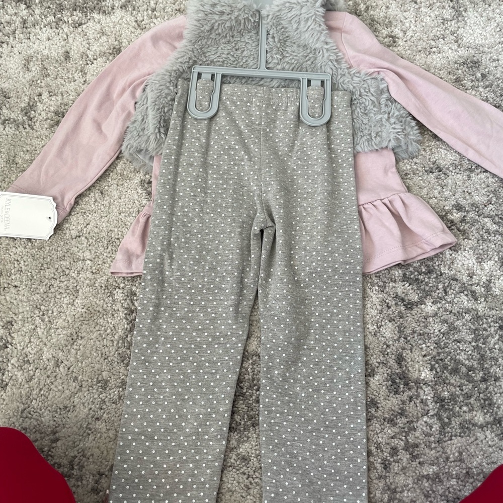 Brand new! and super cute and comfy